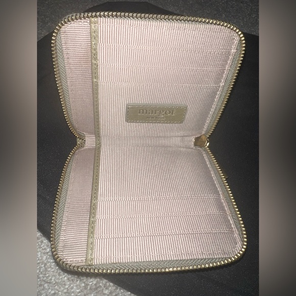 Margot New York Wallet Short Wallet Olive Green - Picture 5 of 5